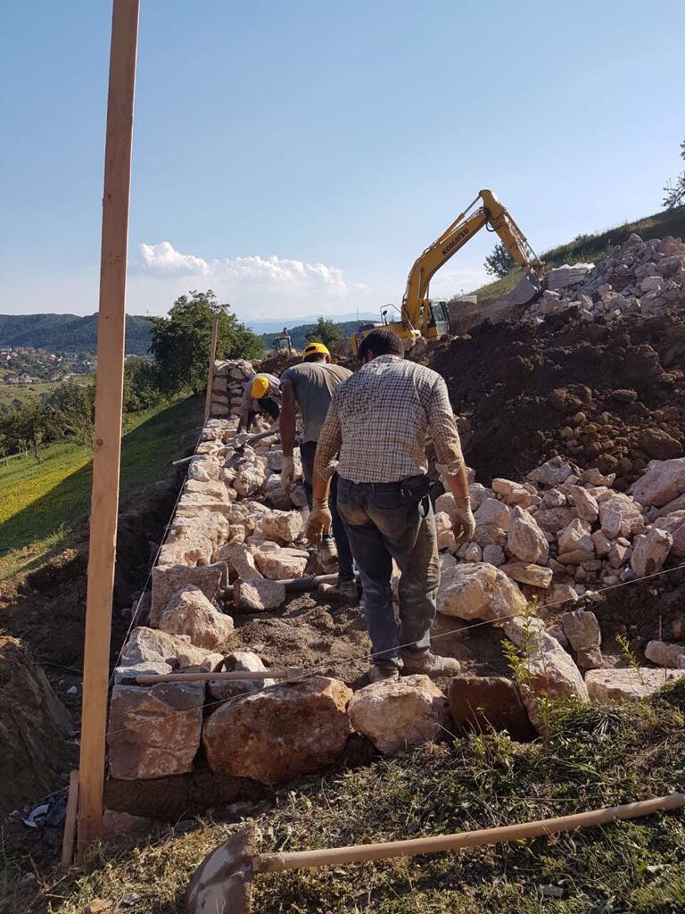 Stone Retaining Walls Started – 22 June 2017
